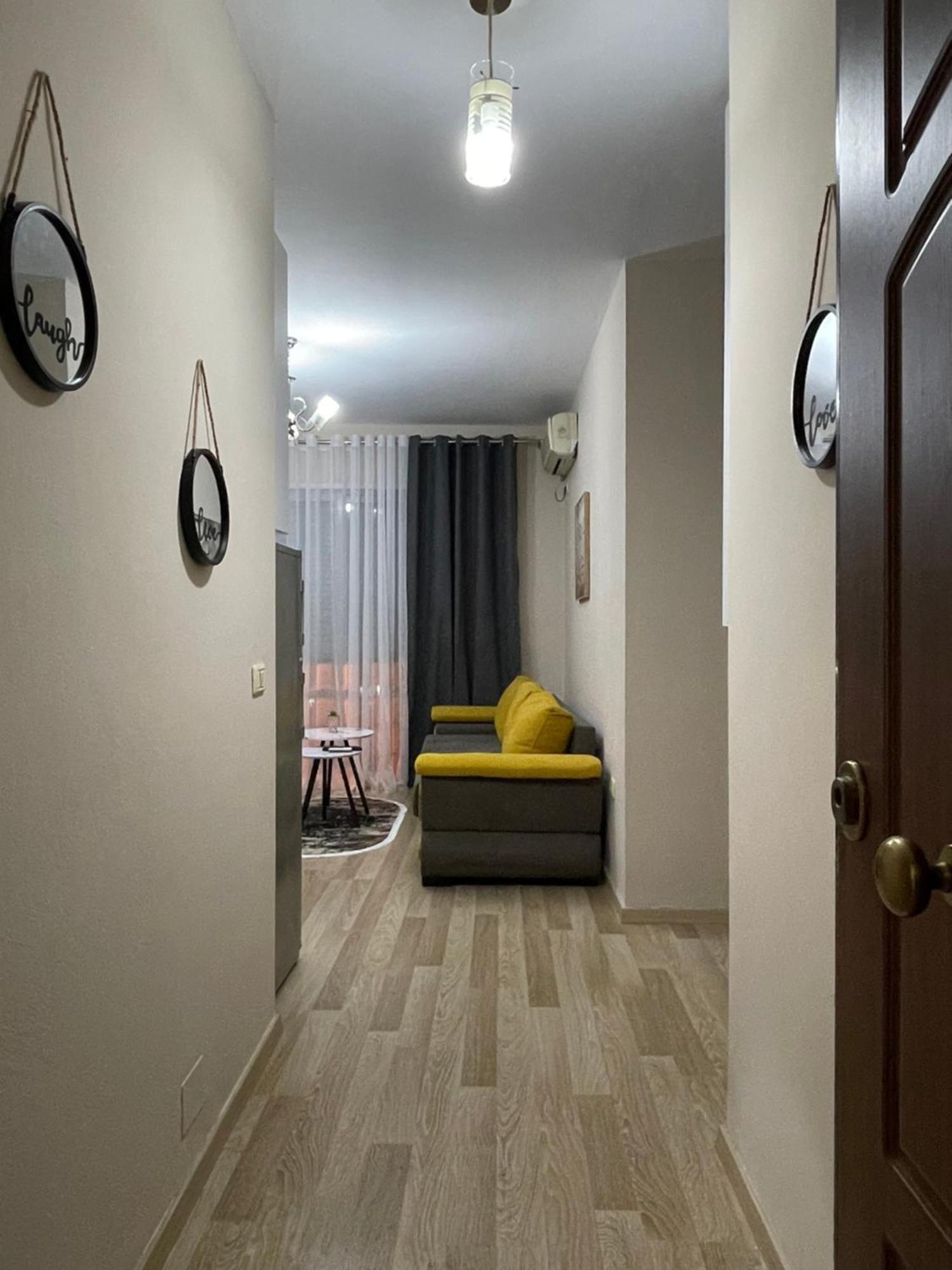Comfort Apartment City Center Tirana Exteriör bild