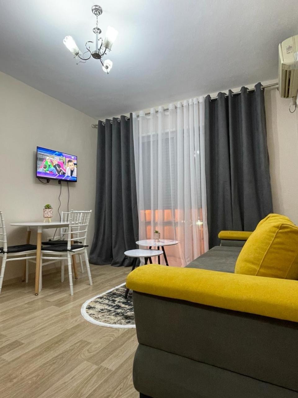 Comfort Apartment City Center Tirana Exteriör bild