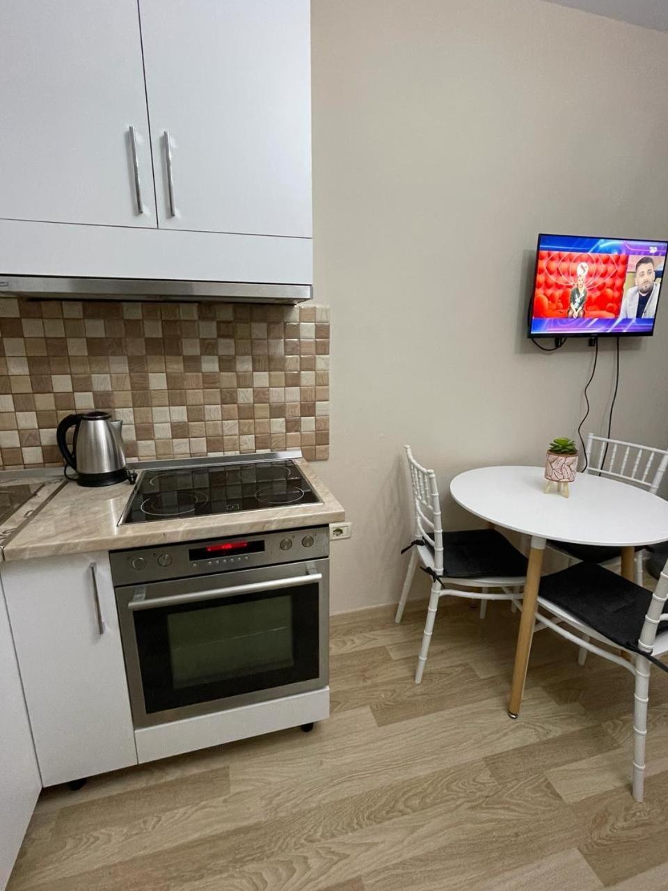 Comfort Apartment City Center Tirana Exteriör bild