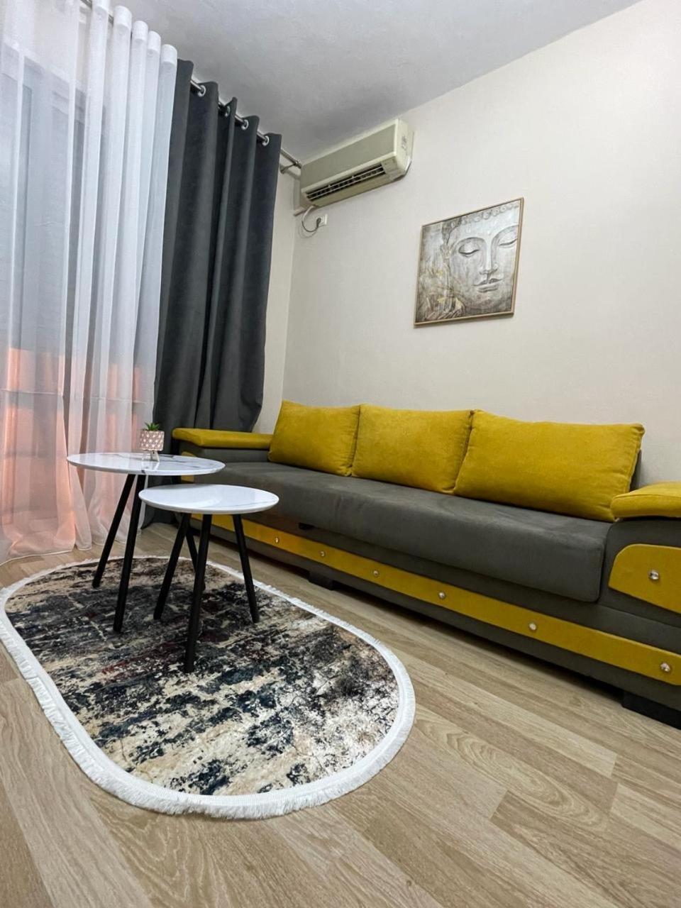 Comfort Apartment City Center Tirana Exteriör bild
