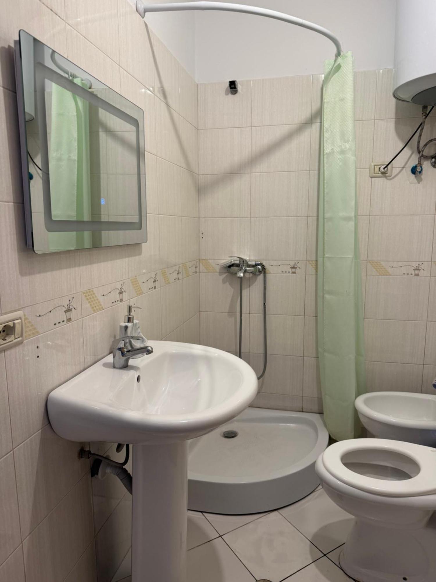 Comfort Apartment City Center Tirana Exteriör bild